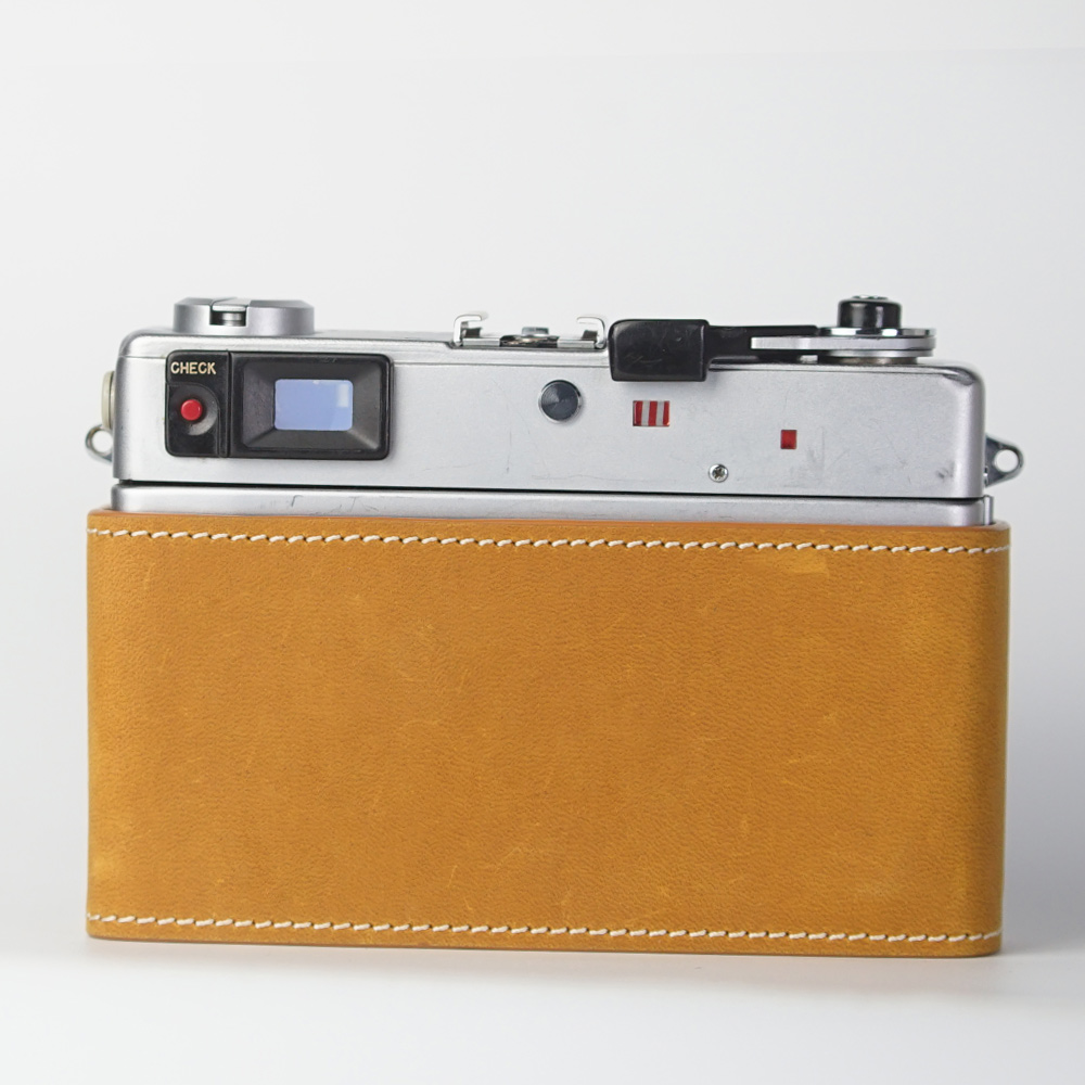 Mezza custodia in vera pelle f - Camera Strap Leather recensione e prezzo