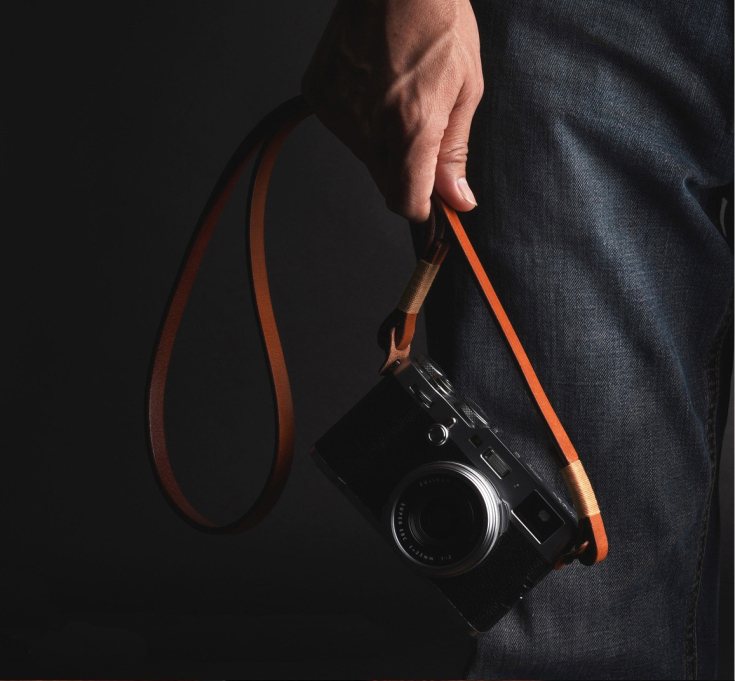 Tracolla per fotocamera in ver - Camera Strap Leather recensione e prezzo